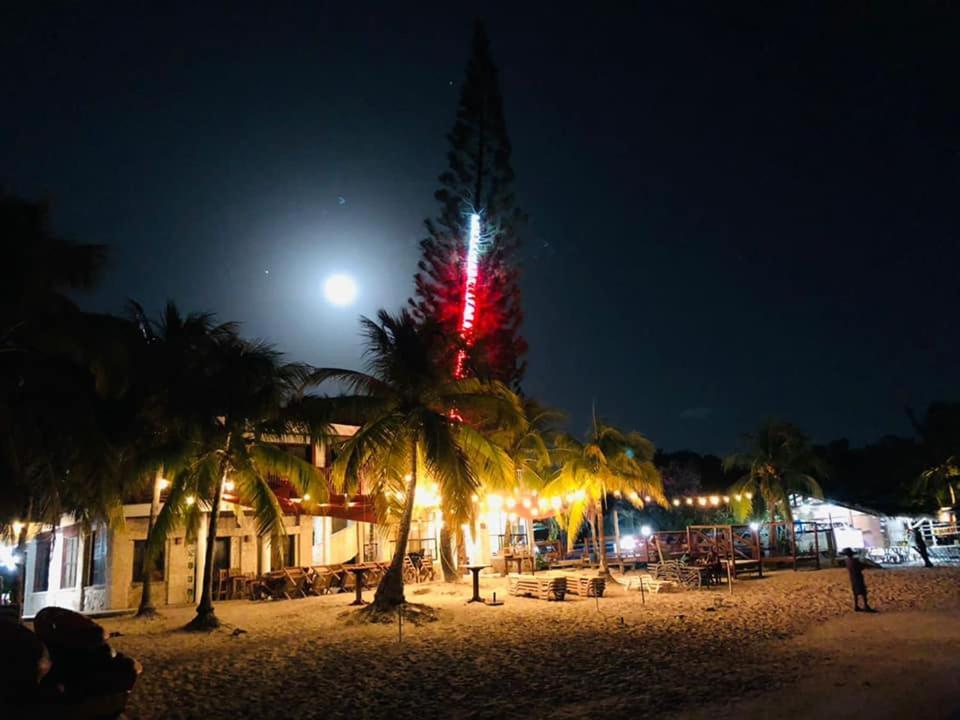 Coconut Tree West Bay Hotel Luaran gambar